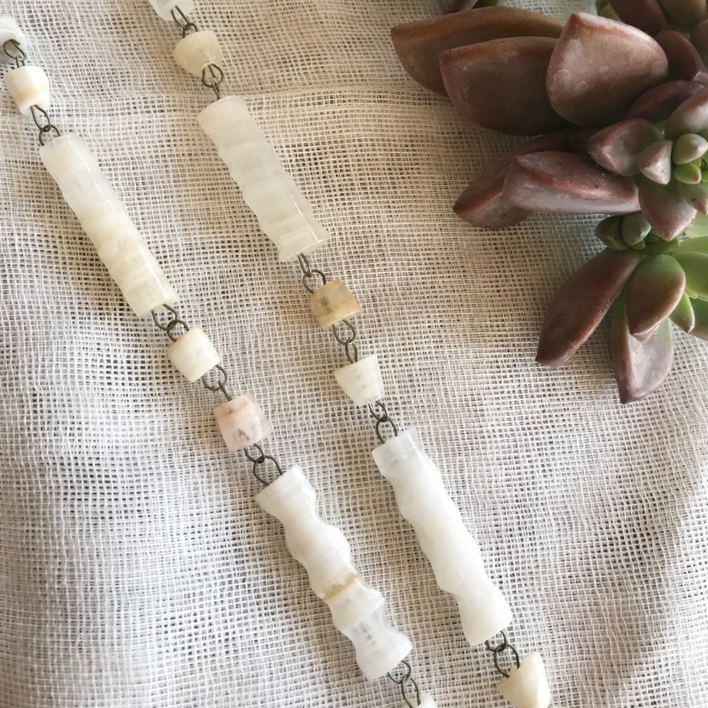 Vintage Shell Pendant Necklace - Picture 3 of 5